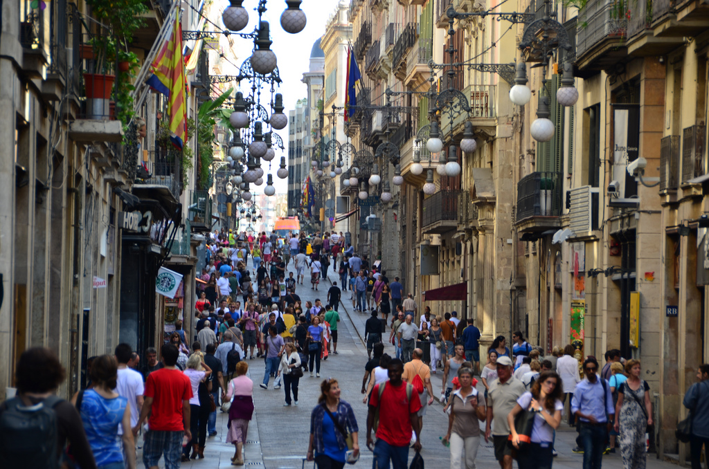 Busy-Street-in-Barcelona-Spain